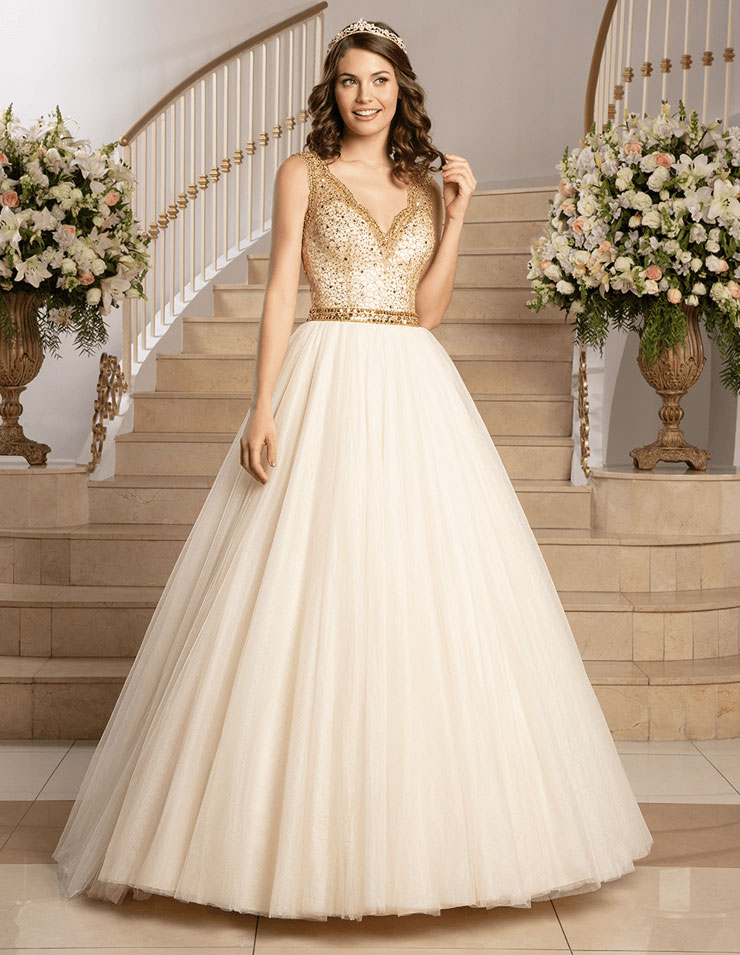 vestido de noiva com detalhes dourado